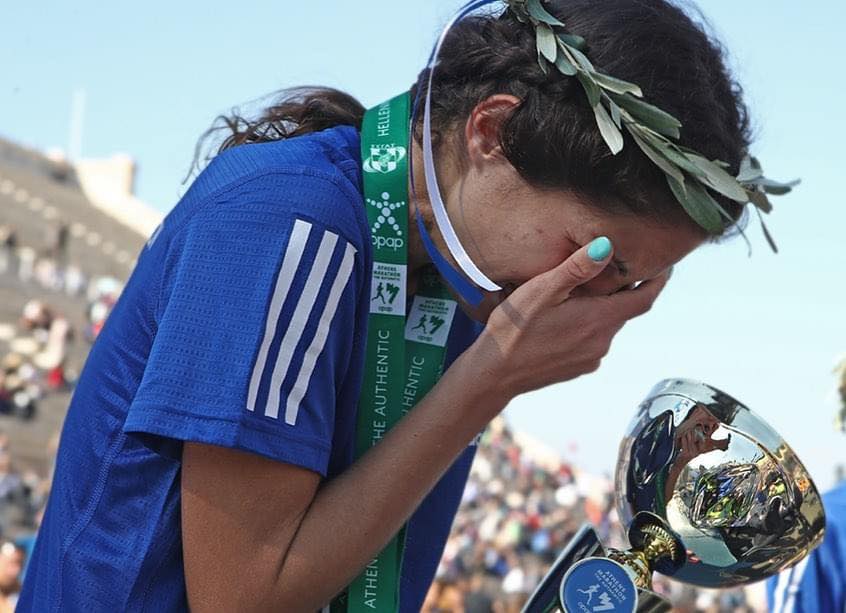 Η Βασιλική Κωνσταντινοπούλου του ΣΑΠΚ Νεάπολης «Χρυσή» Μαραθωνοδρόμος (Video)