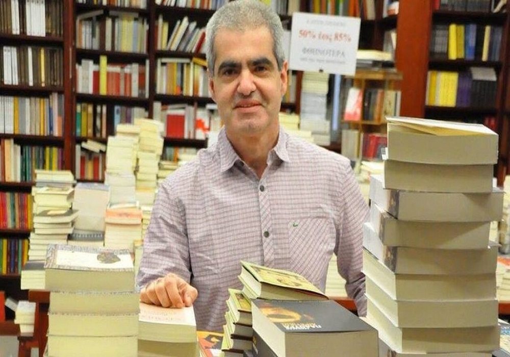 Παπαθεοδώρου: «Ακυρώνει» την υπερασπιστική του γραμμή συνάδελφός του (VIDEO)