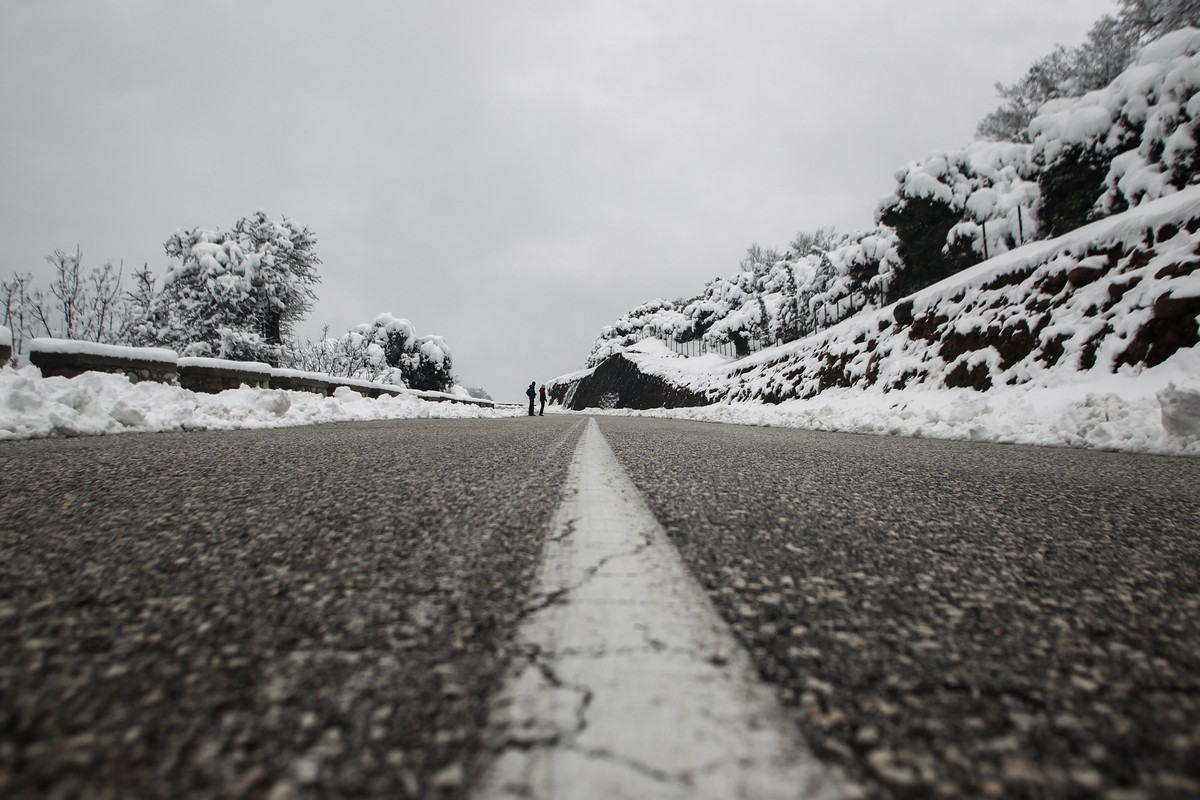 Έκτακτο δελτίο ΕΜΥ – Χιόνια και παγετό φέρνει η «Μπάρμπαρα» (VIDEO)