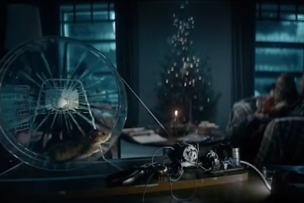 Μακάβρια διαφήμιση στη Ρωσία: «Οι ξεπαγιασμένοι ευρωπαίοι σε λίγο θα τρώνε τα κατοικίδιά τους»