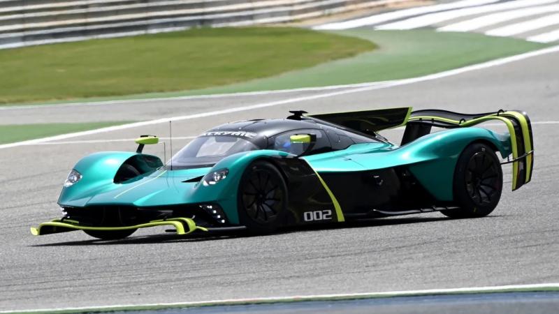 Η θρυλική Aston Martin Valkyrie AMR Pro «ουρλιάζει» στην πίστα (Video)