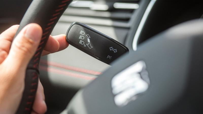 Αυτή είναι η άγνωστη λειτουργία του διακόπτη των φλας