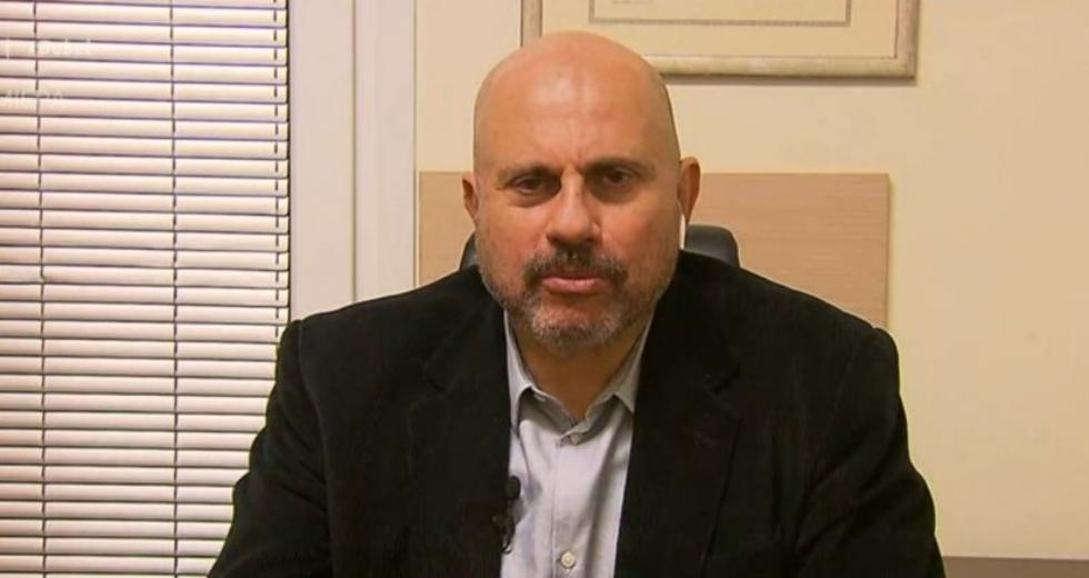 Θεσσαλονίκη: Αθώος ο καθηγητής Δημήτρης Κούβελας για όσα έγραψε περί Χαρδαλιά – εμβολίου