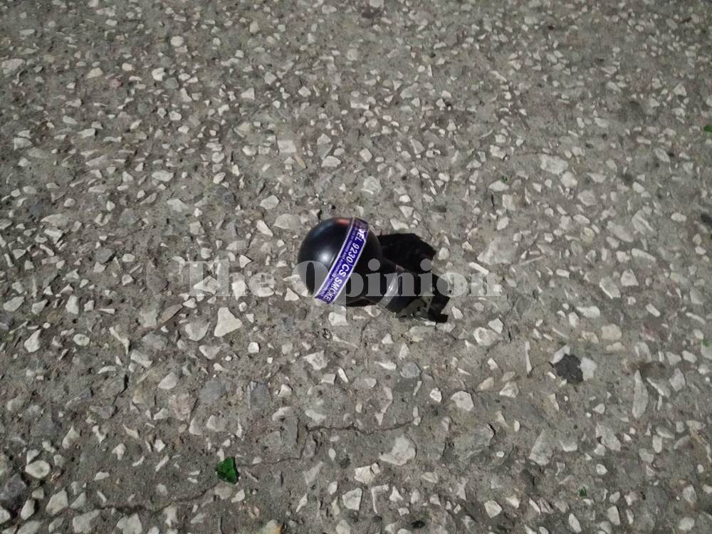 Θεσσαλονίκη: Επίθεση νεαρών με μολότοφ σε διμοιρία των ΜΑΤ στην Πολυτεχνική (ΦΩΤΟ)