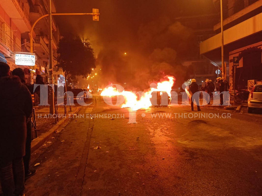 35 προσαγωγές σε Θεσσαλονίκη και Αθήνα – Η ανακοίνωση του υπουργείου για τα επεισόδια