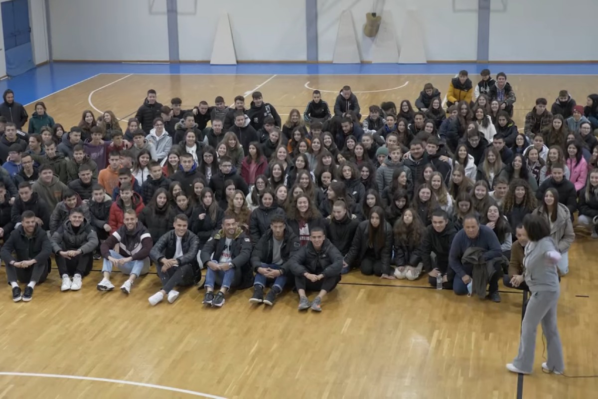 ΑΕΛ: Ποδοσφαιριστές και στελέχη της ομάδας επισκέφθηκαν και συνομίλησαν με μαθητές του 13ου Γενικού Λυκείου Λάρισας (VIDEOS)