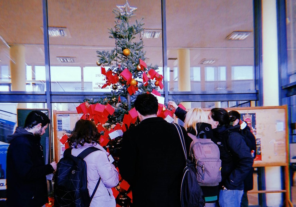 Δίκτυο Προοδευτικών-Αριστερών Φοιτητών: Χριστουγεννιάτικες… ευχές σε ΑΠΘ και υπουργείο Παιδείας!