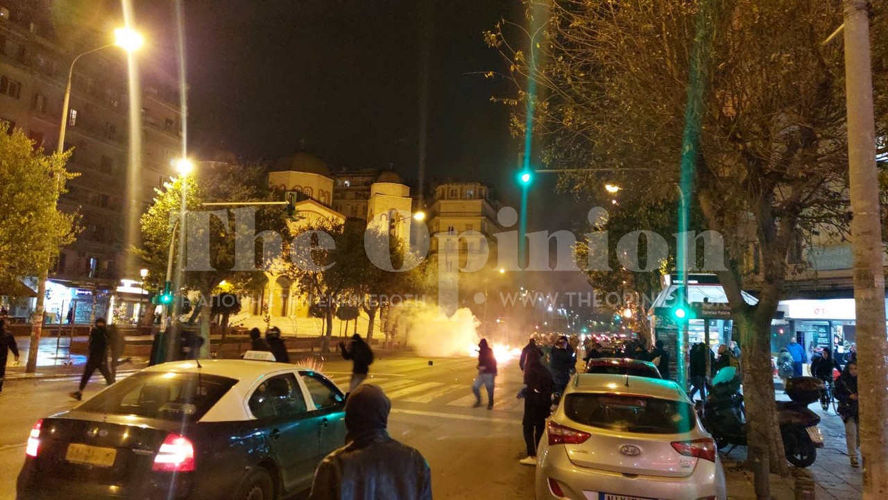 Επεισόδια και μολότοφ και στην Καμάρα (ΦΩΤΟ+VIDEO)