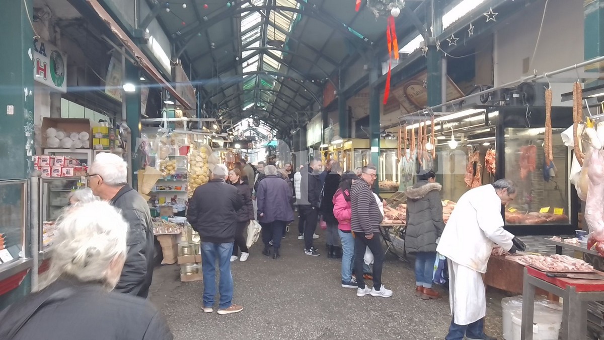 Στο Καπάνι για τα τελευταία ψώνια – «Φωτιά οι τιμές» λένε οι καταναλωτές (ΦΩΤΟ-VIDEO)