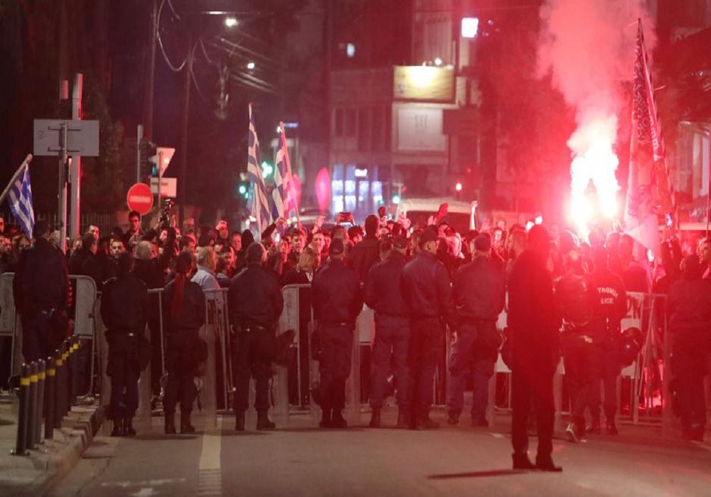 Κύπρος: Ένταση με διαδηλωτές στη Βουλή λόγω ψηφίσματος για τον Γεώργιο Γρίβα