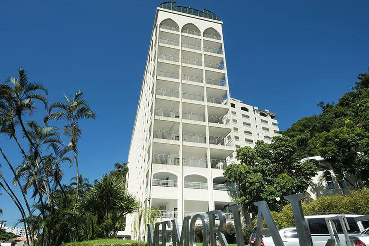 Πελέ: Το νεκροταφείο με τους 14 ορόφους που έχει θέα το γήπεδο της Σάντος