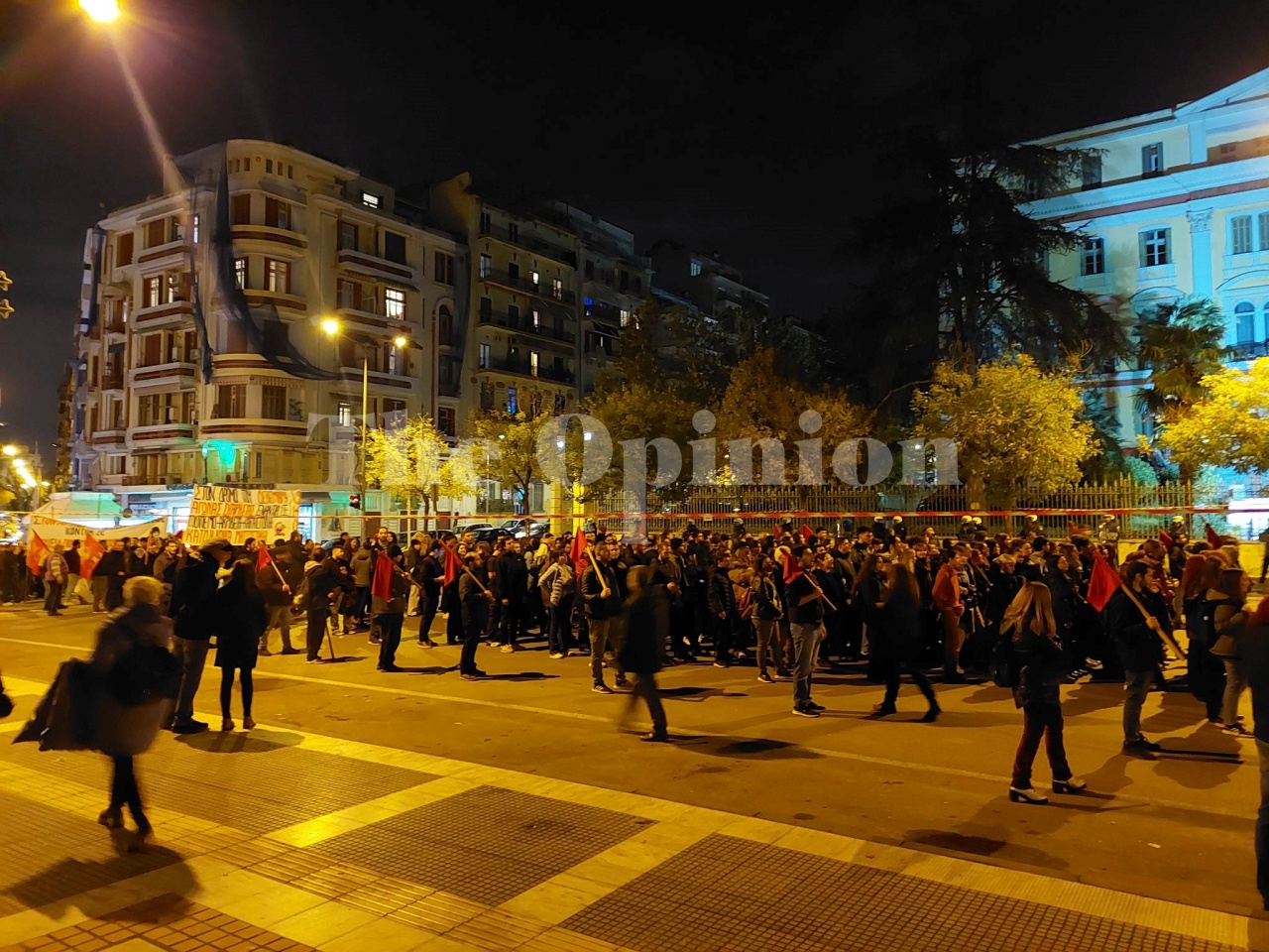 Τα τρία «σύμπαντα» της αποψινής πορείας