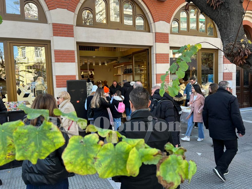 Θεσσαλονίκη: Χριστουγεννιάτικο «ρεβεγιόν» στην μπουτίκ του ΠΑΟΚ στο κέντρο (ΦΩΤΟ – VIDEO)