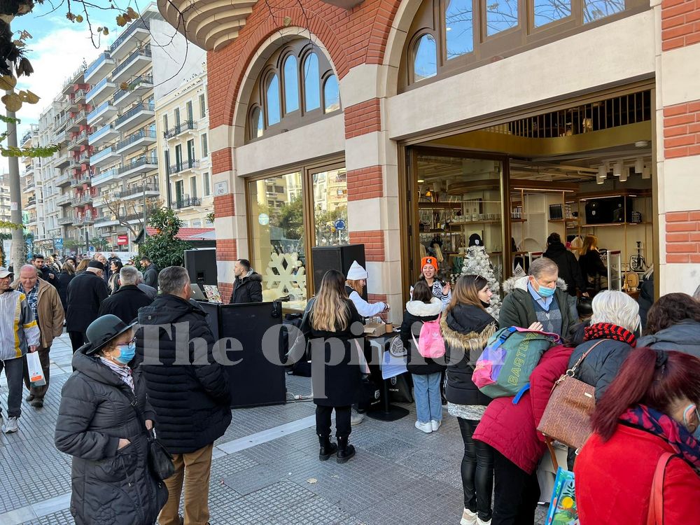 Θεσσαλονίκη: Χριστουγεννιάτικο «ρεβεγιόν» στην μπουτίκ του ΠΑΟΚ στο κέντρο (ΦΩΤΟ – VIDEO)