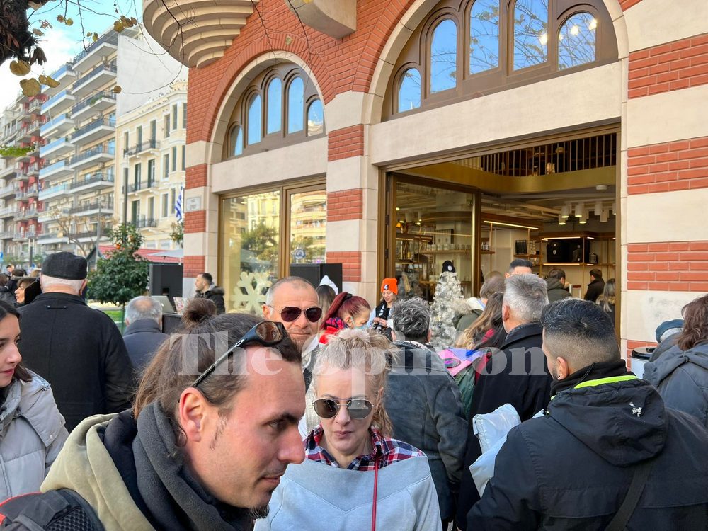 Θεσσαλονίκη: Χριστουγεννιάτικο «ρεβεγιόν» στην μπουτίκ του ΠΑΟΚ στο κέντρο (ΦΩΤΟ – VIDEO)