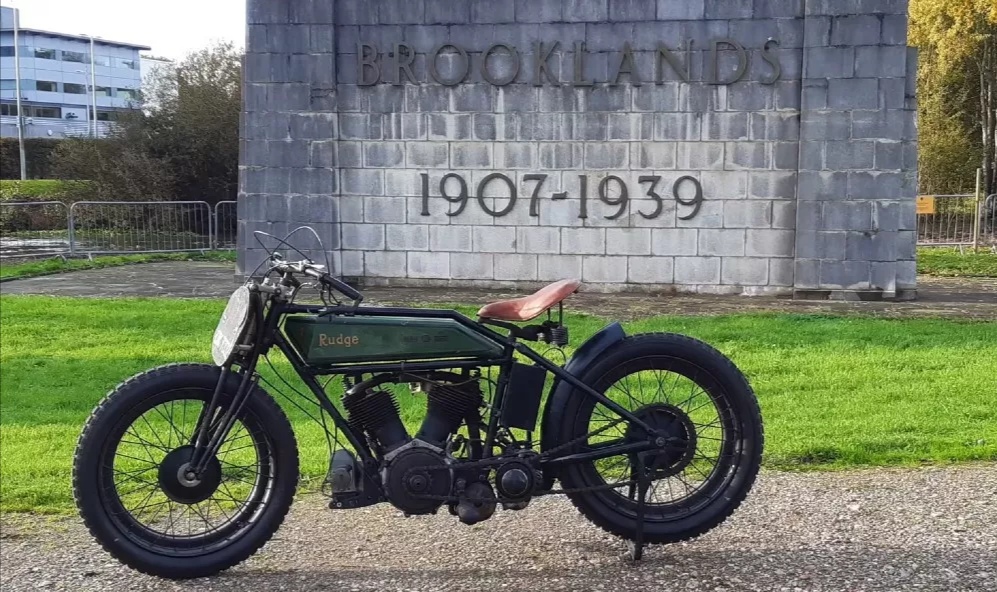 «Θρυλικό» Superbike 100 ετών ζωντάνεψε ξανά (Video)