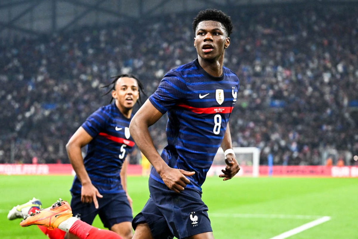 Γαλλία: Τσουαμενί και Κόλο Μουανί έκλεισαν τους λογαριασμούς τους μετά από ρατσιστική επίθεση (VIDEO)