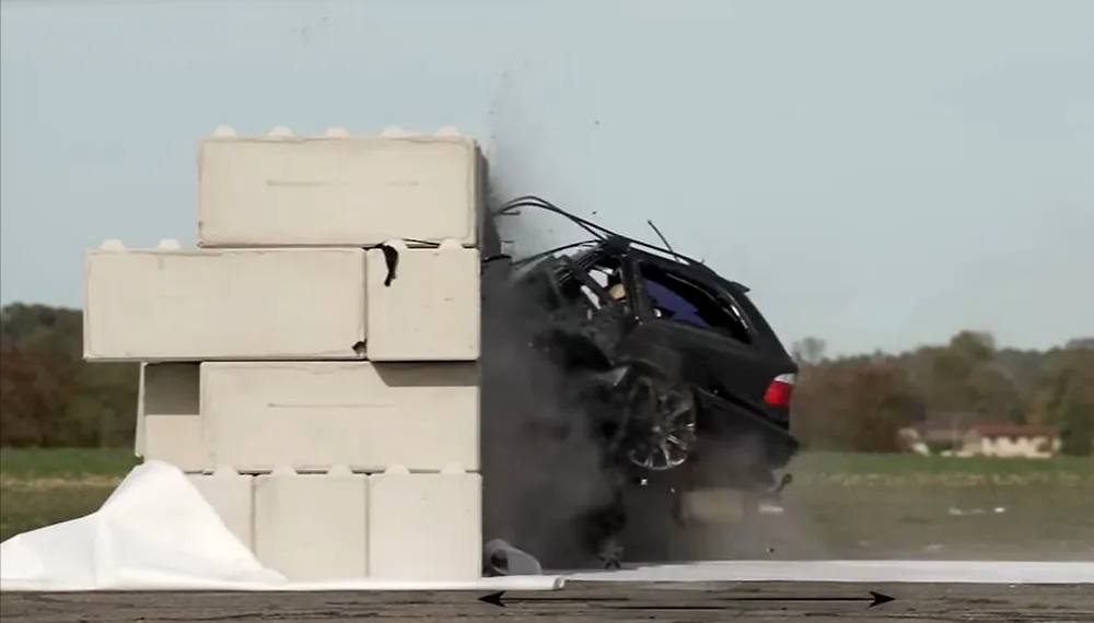 Αυτοκίνητο: Μπορείς να επιβιώσεις σε τρακάρισμα με 150 χλμ/ώρα; (Video)
