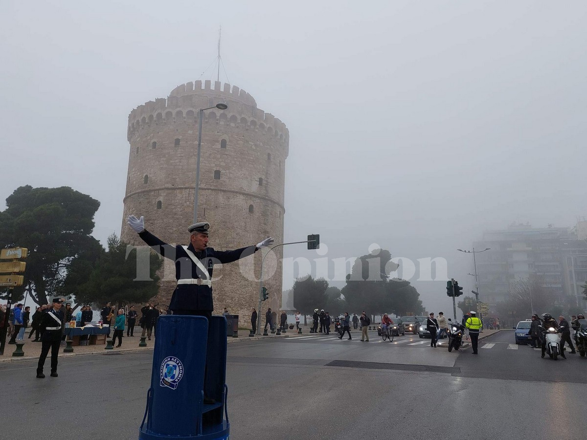 Κάποιος ας βάλει ένα τέλος σε αυτήν την αστεία παράσταση