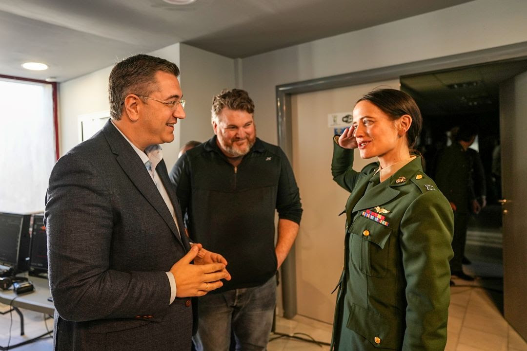 Θεσσαλονίκη: Ο Τζιτζικώστας παρέα με την Εύα Γκριν στα γυρίσματα του «Dirty Angels» (ΦΩΤΟ)