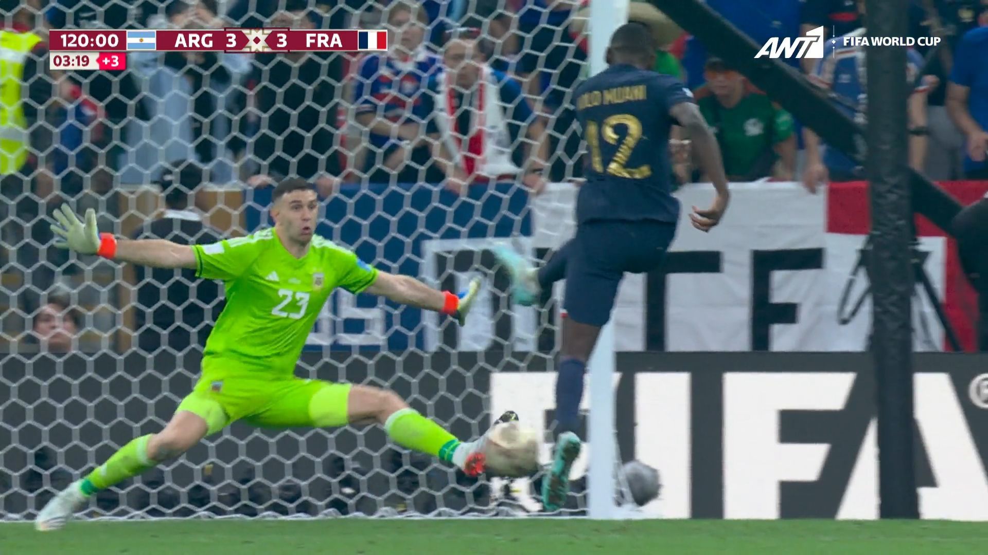 Εμιλιάνο Μαρτίνες: Απόκρουση – σταθμός στο 120+3′, απόκρουση πέναλτι και χορός! (ΒΙΝΤΕΟ)