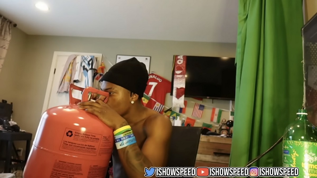 YouTuber σωριάστηκε σε live μετάδοση από υπερβολική κατανάλωση ήλιον (Video)