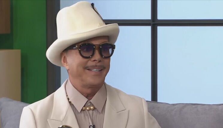 Λάκης Γαβαλάς: «Υπάρχουν σελέμπριτις που ντύνονται καρναβάλια όλο τον χρόνο» (VIDEO)