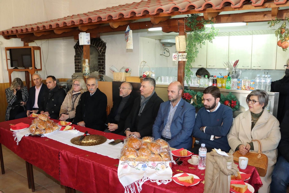 Δήμος Ωραιοκάστρου: Έκοψαν την Πρωτοχρονιάτικη πίτα στο ΚΑΠΗ Δρυμού (Φωτο)