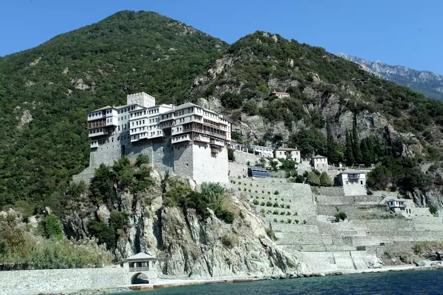 Άγιο Όρος: Η Μονή Καρακάλλου διαψεύδει τη στήριξη στη «ΝΙΚΗ»