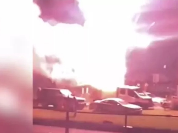 Μεγάλη Βρετανία: Έκρηξη σε φορτηγό που μετέφερε πυροτεχνήματα (Video)