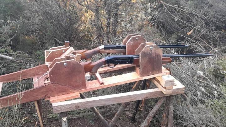 Χαλκιδική: Έφτιαξαν ξύλινο μηχανισμό με όπλα για κυνήγι αγριογούρουνων