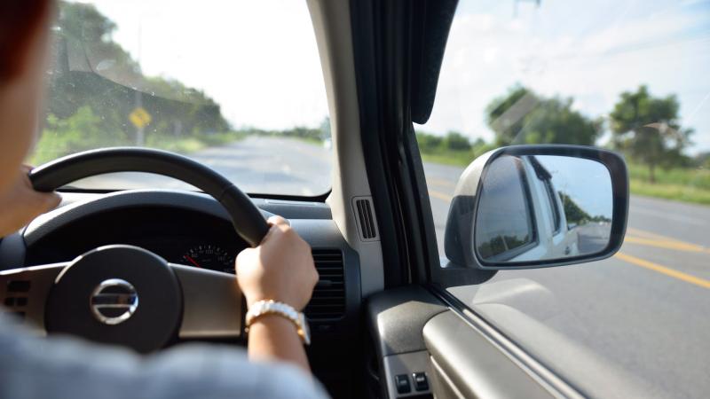 Αυτοκίνητο: Για ποιον λόγο πολλές χώρες υιοθετούν την ανάποδη οδήγηση – Η άγνωστη ιστορία