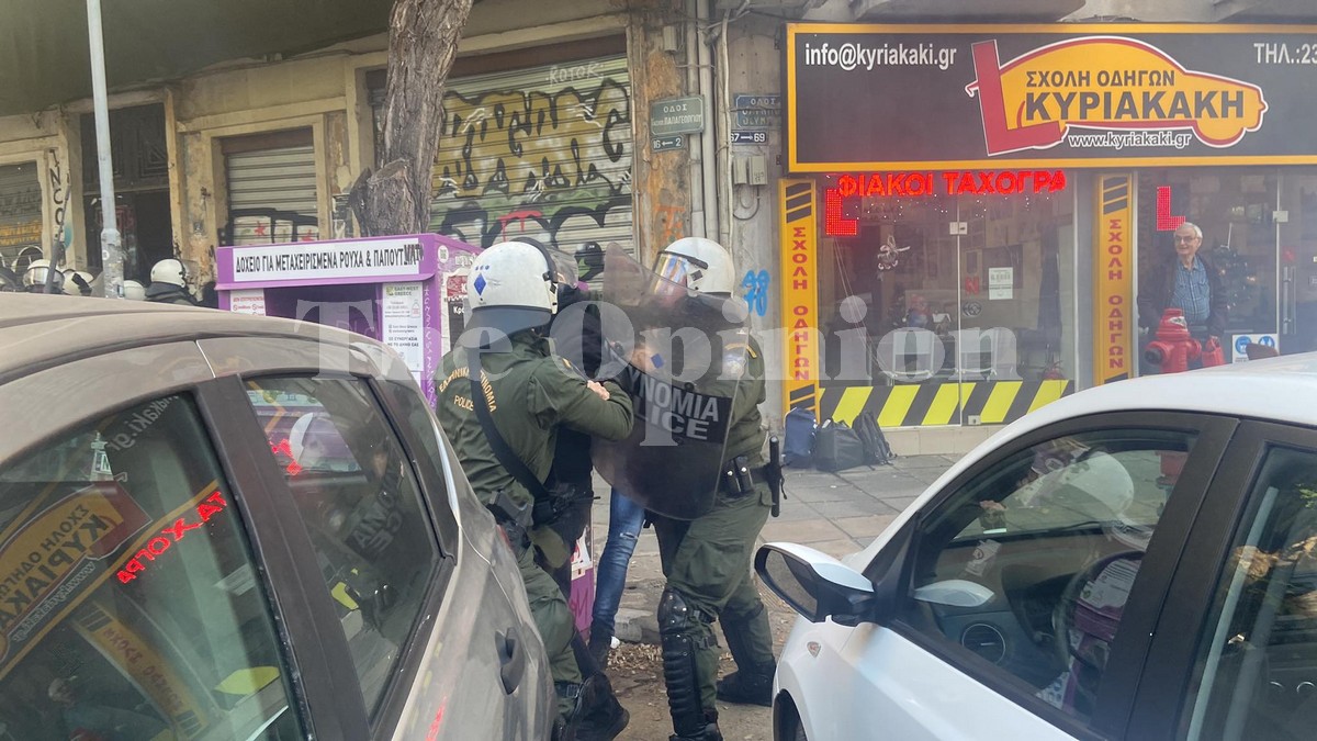 Επέμβαση των ΜΑΤ σε κατάληψη στη Θεσσαλονίκη – Σοβαρά επεισόδια και προσαγωγές (ΦΩΤΟ+VIDEO)