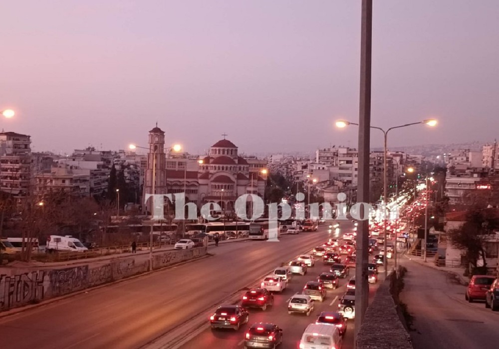 Θεσσαλονίκη: Aυξημένη κίνηση στη γέφυρα της Βούλγαρη (ΦΩΤΟ)