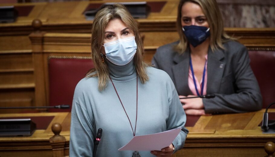 Μακρή: Δεν έχουμε καμία εισήγηση για επαναφορά μάσκας στα σχολεία (VIDEO)