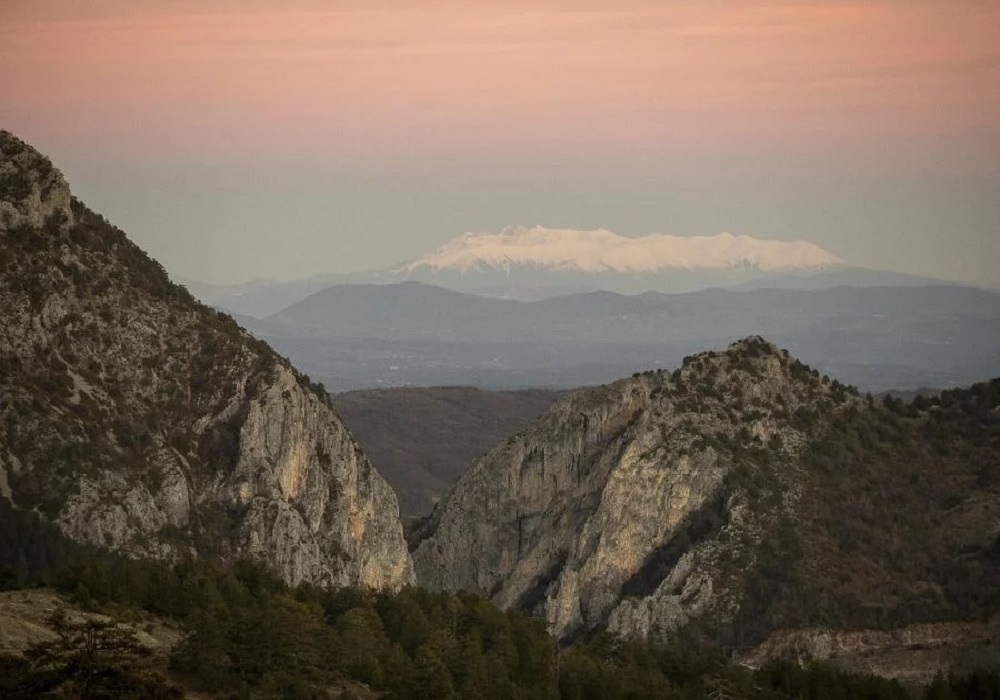 Εντοπίστηκε ο ορειβάτης που είχε εγκλωβιστεί στον Όλυμπο