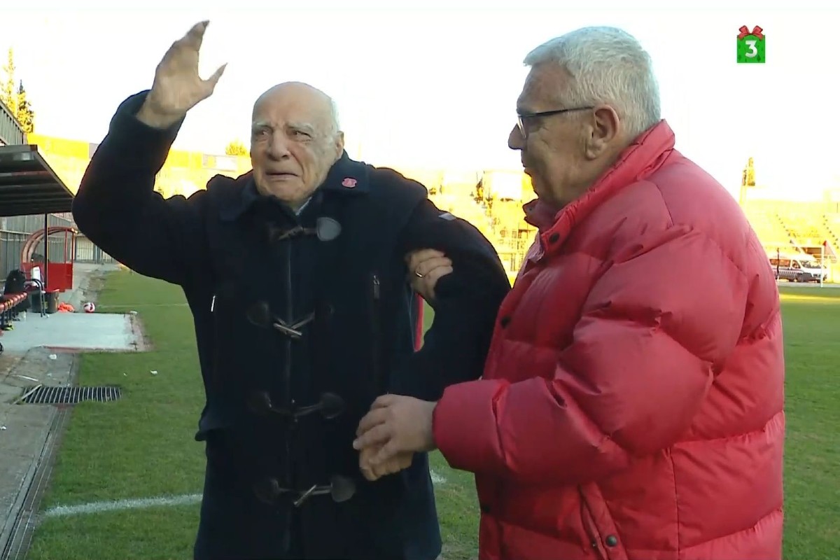 Ο Πανσερραϊκός βράβευσε τον μοναδικό Σερραίο που έπαιξε με τον Πελέ (VIDEO)