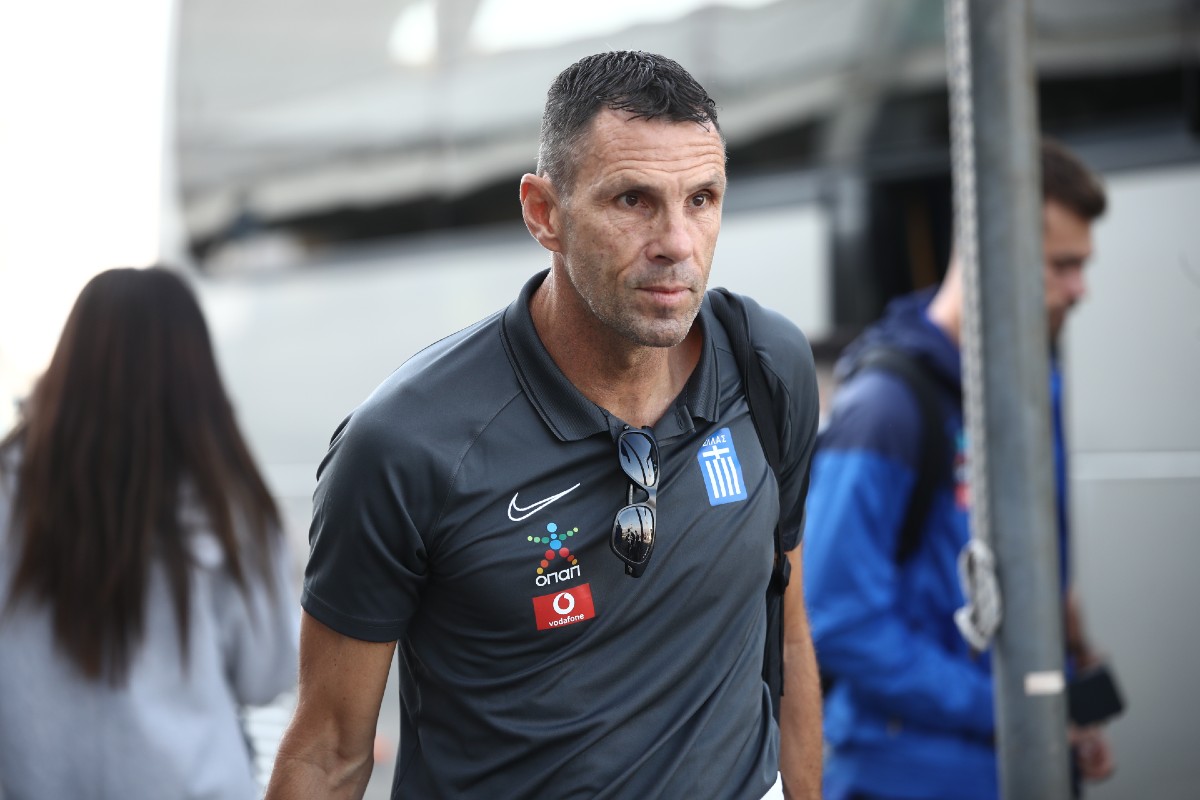 Απάντηση της ΕΠΟ για τον βοηθό του Πογιέτ: «Αρνείται να λάβει ελληνικό ΑΦΜ»