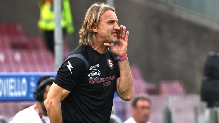 Οι οπαδοί της Σαλερνιτάνα επέβαλαν την παραμονή του προπονητή που είχε απολυθεί!