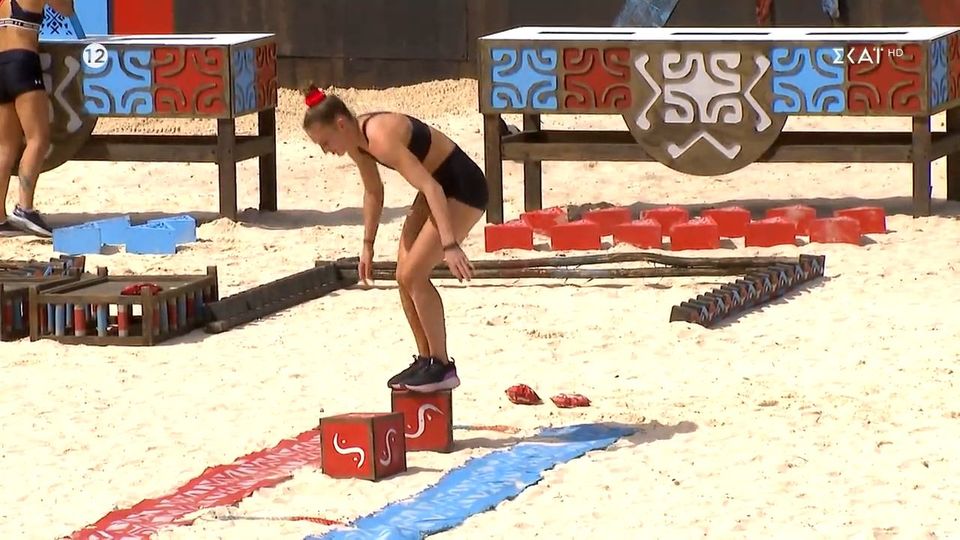 Survivor: Αυτή η παίκτρια πήρε την πρώτη νίκη και προκάλεσε ντελίριο στον πάγκο (Video)