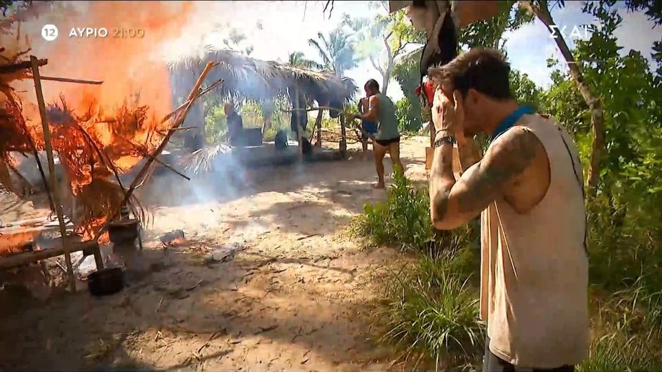 Survivor: Χαμός στο αποψινό επεισόδιο – Φωτιά σε καλύβα, παίκτης πιάστηκε με κινητό (VIDEO)