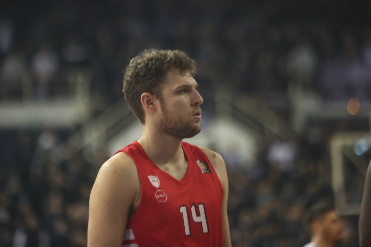 Με «μυθικό» συμβόλαιο η επιστροφή του Βεζένκοφ