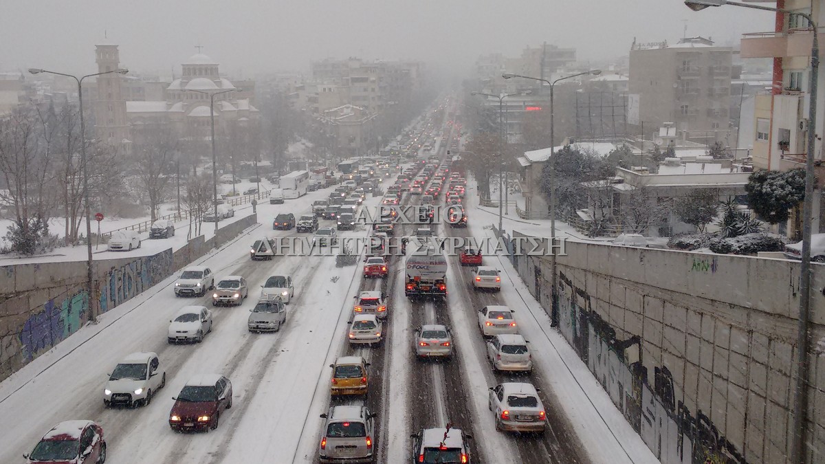 Σαν σήμερα ο χιονιάς στη Θεσσαλονίκη που πάγωσε τις αλατιέρες του Μπουτάρη (ΦΩΤΟ+VIDEO)