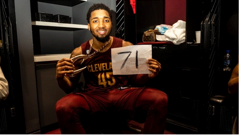 NBA: Επική εμφάνιση Ντόνοβαν Μίτσελ με 71 πόντους! (ΒΙΝΤΕΟ)