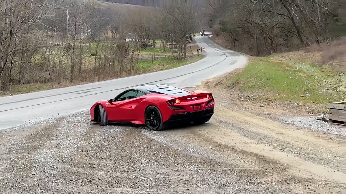 Αγόρασε μια Ferrari 400.000 δολαρίων… για να την καταστρέψει! (Video)