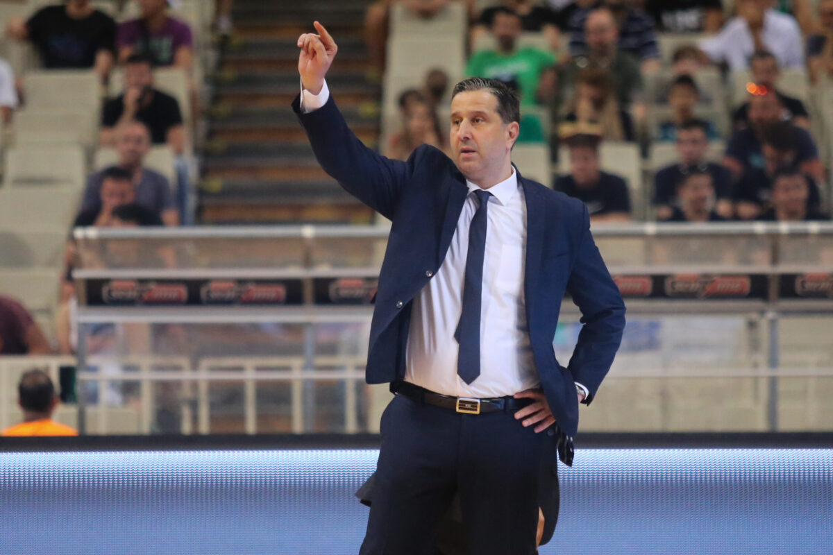 Φώτης Τακιανός: Ο αντικαταστάτης του Κόρφα και βοηθός του Μπάνε τώρα προπονητής! (ΒΙΝΤΕΟ)