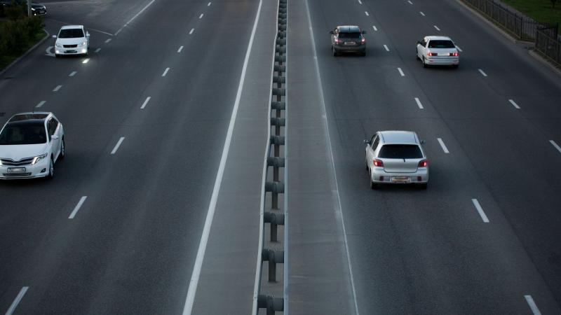 Για ποιον λόγο δεν πρέπει να οδηγείτε στην αριστερή λωρίδα