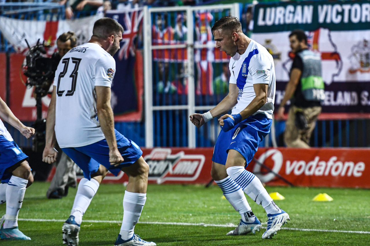 Επικός Πέλκας δίνει… νέα επαγγέλματα στους παίκτες της Εθνικής: Ηθοποιός ο Μπουχαλάκης, διανομέας ο… γκαζιάρης Ρότα! (video)