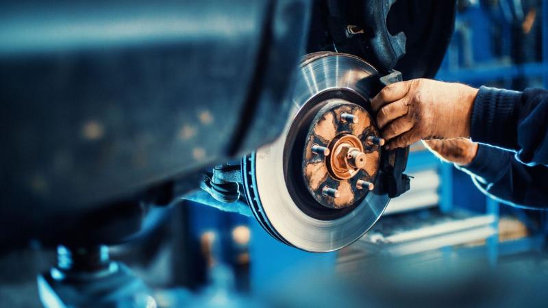 Αυτά τα προβλήματα αντιμετωπίζουν τα φρένα το χειμώνα – Τι πρέπει να προσέχουν οι οδηγοί