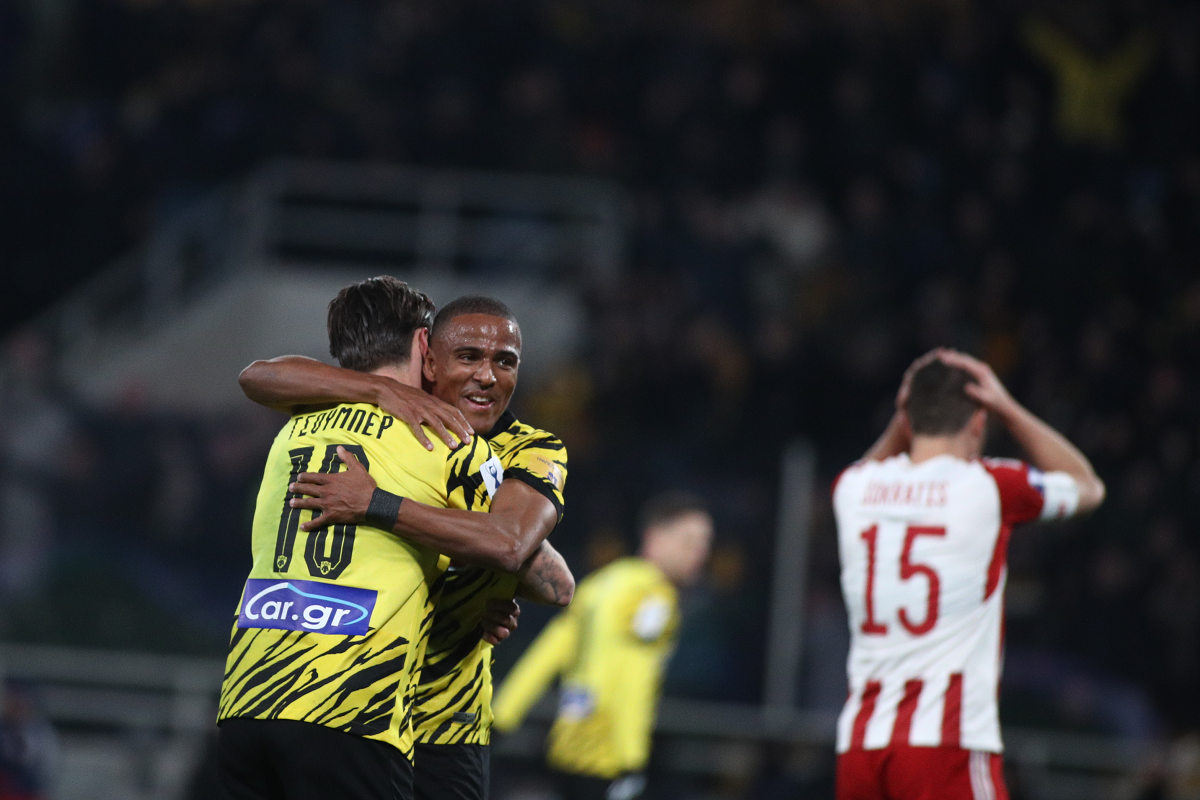 ΑΕΚ-Ολυμπιακός 3-0: Με το…ενάμιση πόδι στον τελικό! (Vid)